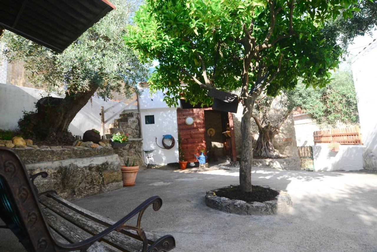 Casa Do Guardado Villa มอนซานโต ภายนอก รูปภาพ