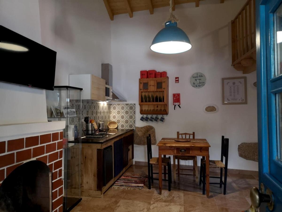Casa Do Guardado Villa มอนซานโต ภายนอก รูปภาพ
