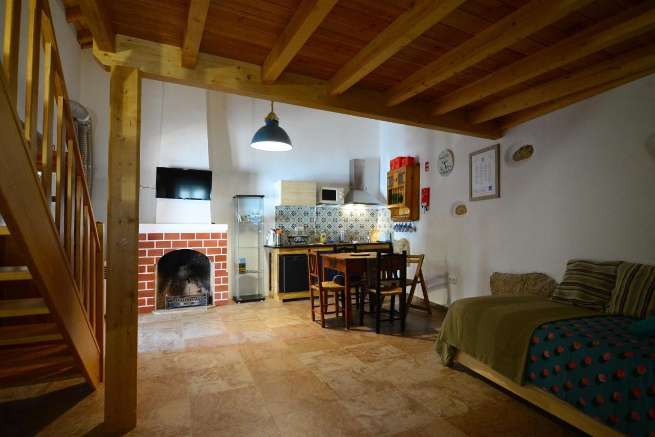 Casa Do Guardado Villa มอนซานโต ภายนอก รูปภาพ