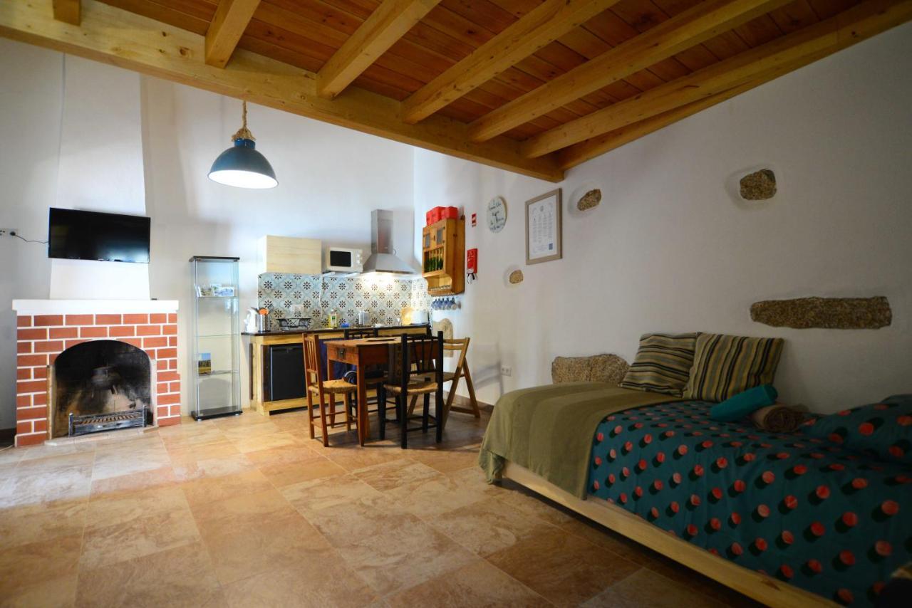 Casa Do Guardado Villa มอนซานโต ภายนอก รูปภาพ